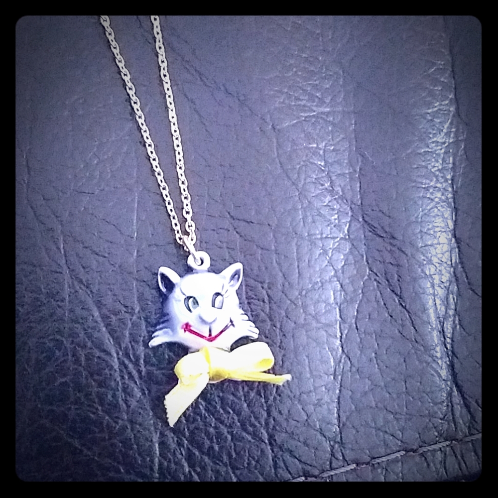 Pretty cat necklace